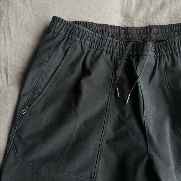 Men’s Black Lululemon Pants - Picture 3 of 6